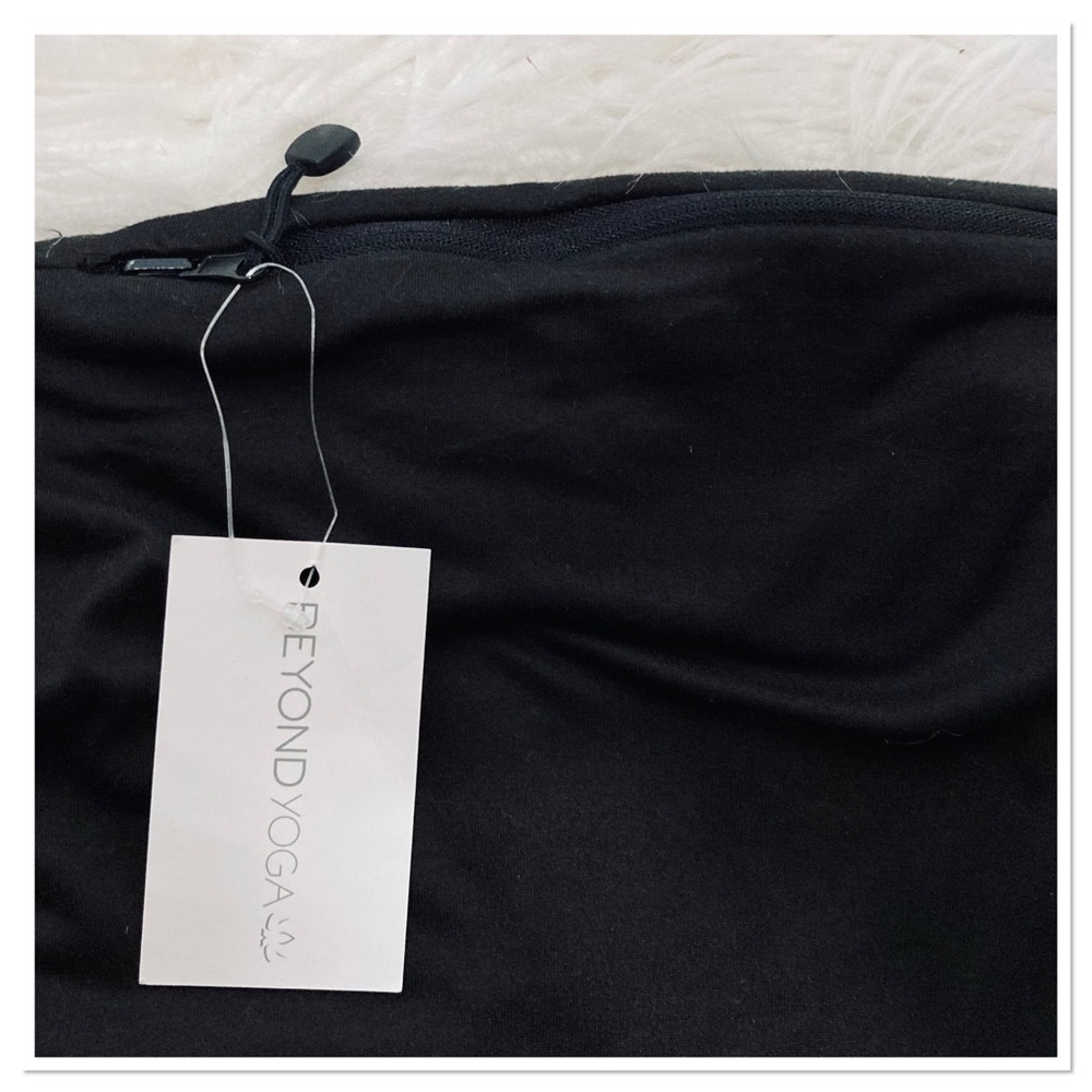 NWT Beyond Yoga Infinity Scarf Black One Size - Picture 7 of 9